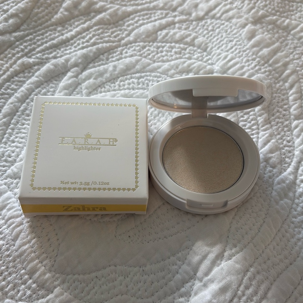 FARAH Highlighter in Zahra - Champagne NIB